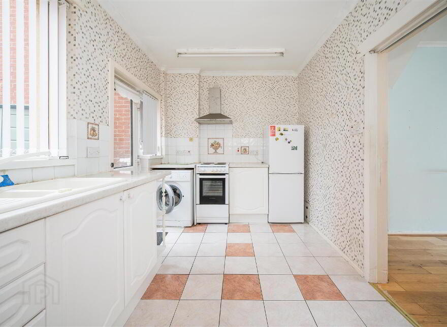 11 Lichfield Avenue, Belfast, BT5 5JQ