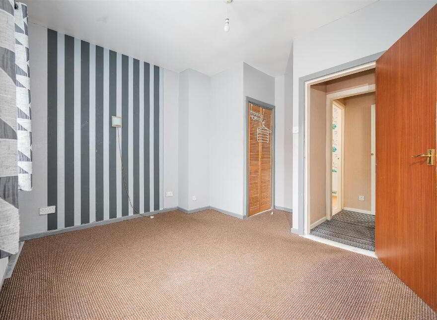 11 Lichfield Avenue, Belfast, BT5 5JQ