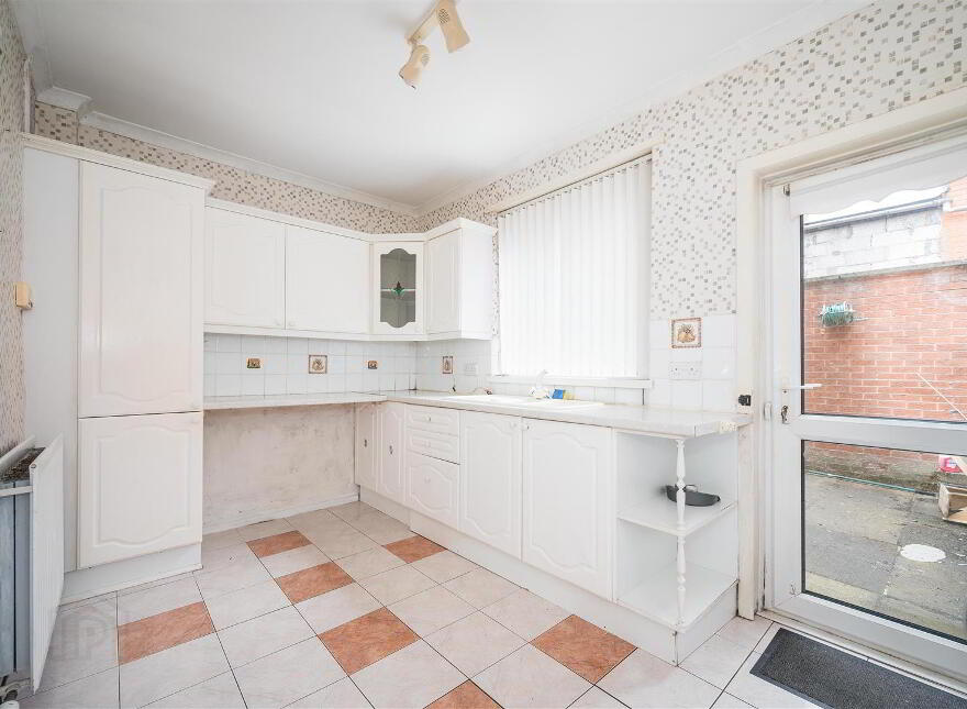 11 Lichfield Avenue, Belfast, BT5 5JQ