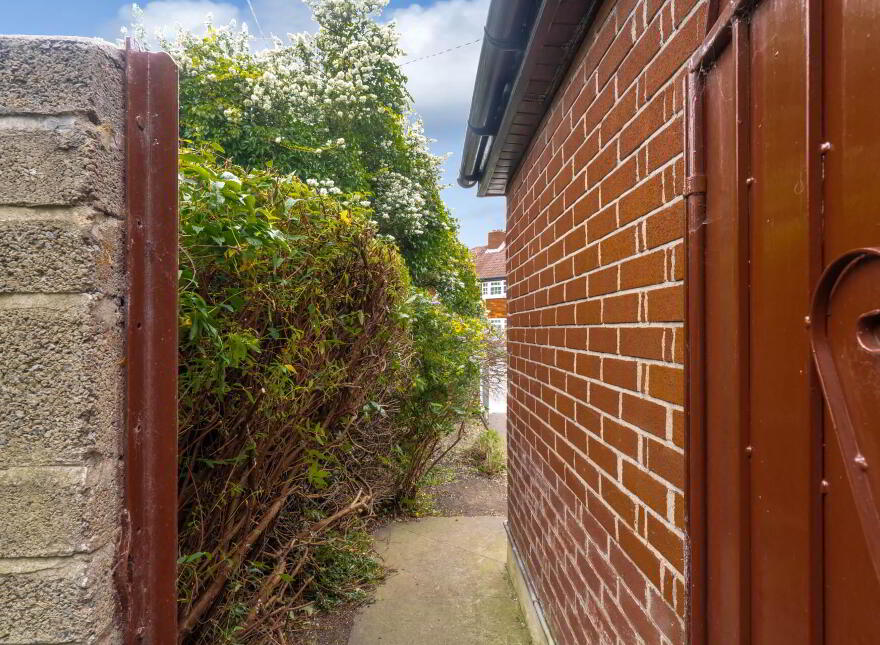 23 Larkfield Grove, Harolds Cross 6w, D6w X318, Dublin