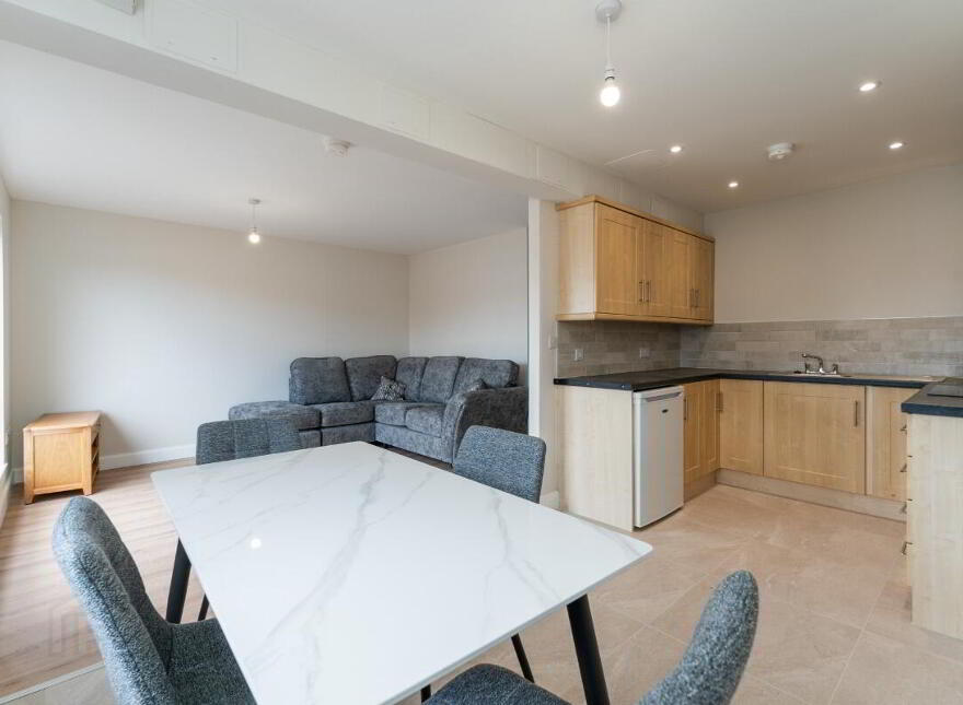 101 College Court Central, Belfast, BT1 6BF