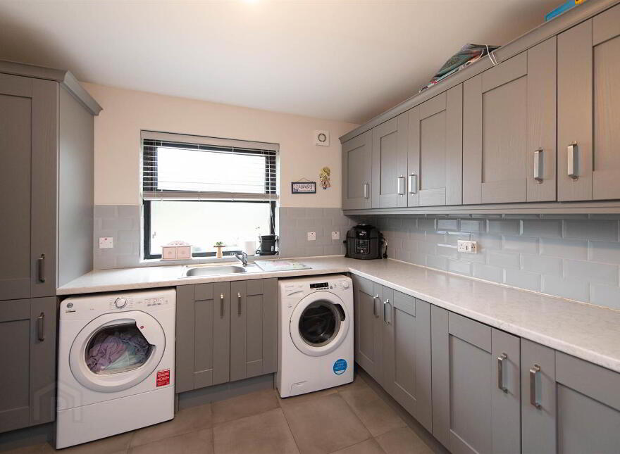 3 Mullaghdrin Road East, Dromore, Dromara, BT25 2AQ