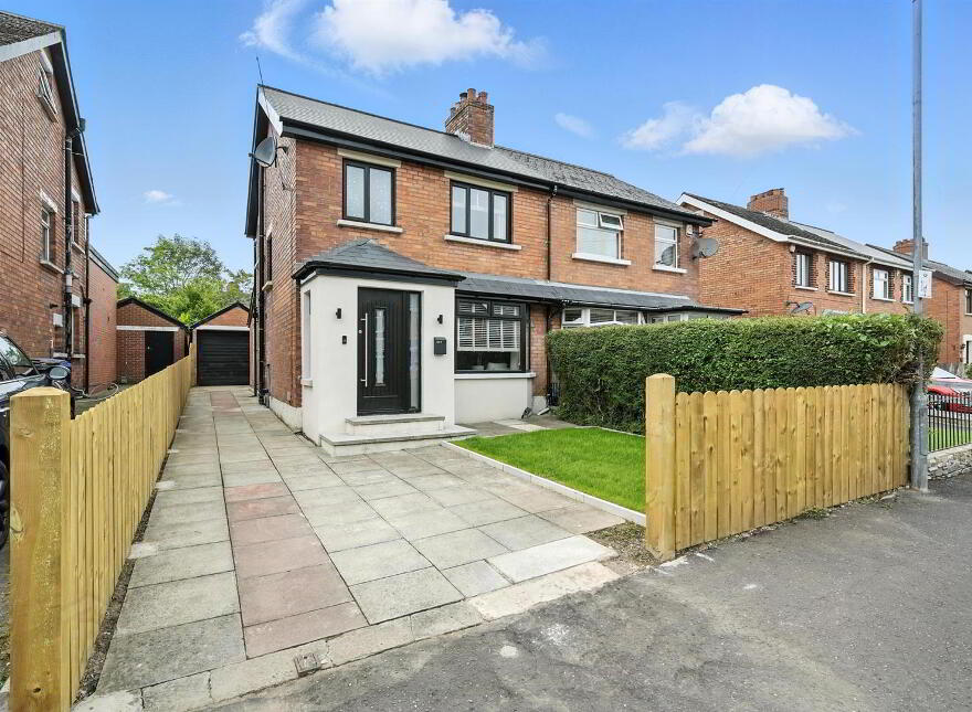 85 Priory Park, Belfast, BT10 0AG photo