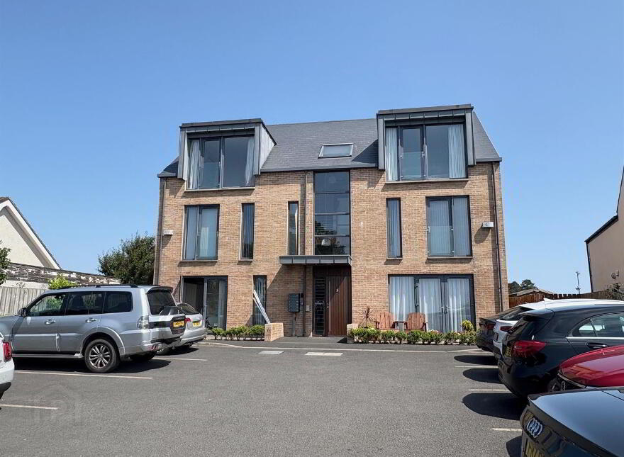 Apartment 1 5 Island Park, Carrickfergus, BT38 8TW photo