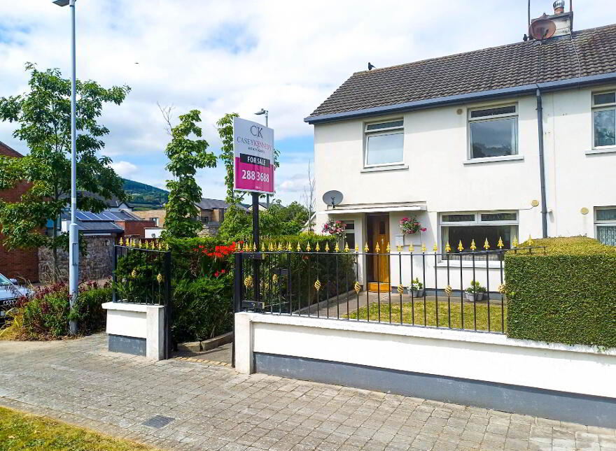 1 Cromlech Close, Glenamuck Road South, Kilternan, Dublin, D18E2A4 photo