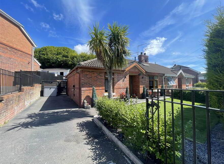 39 Hannahglen Heights, Belfast, BT17 0NE photo