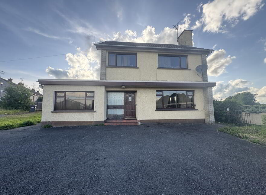 96 Oaks Road, Dungannon, BT71 4AS photo