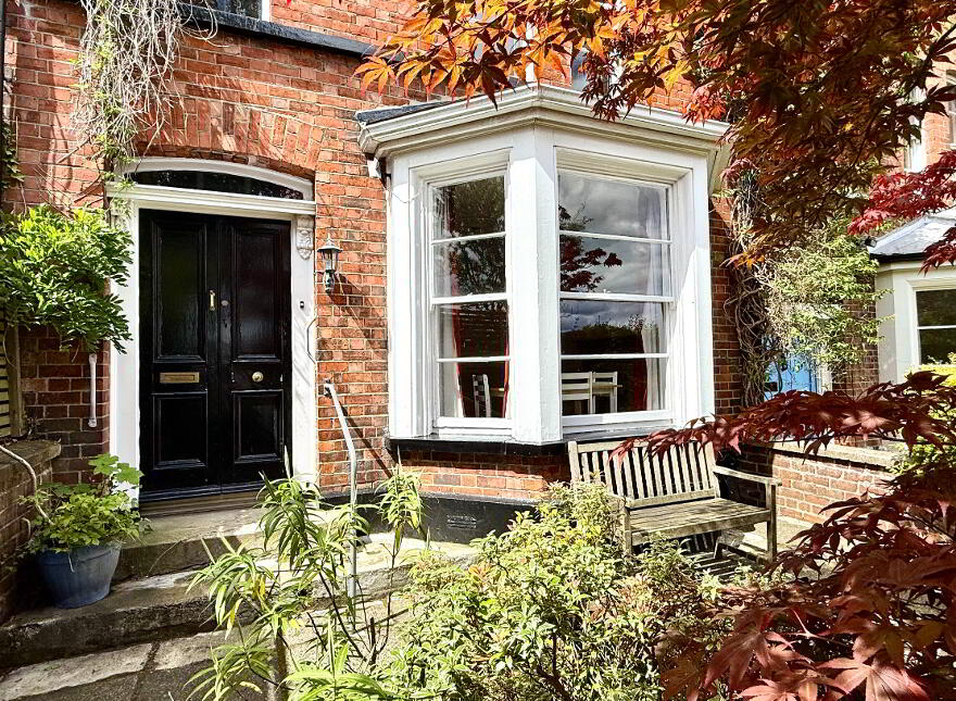 10 Deburgh Terrace, Derry, BT48 7LQ