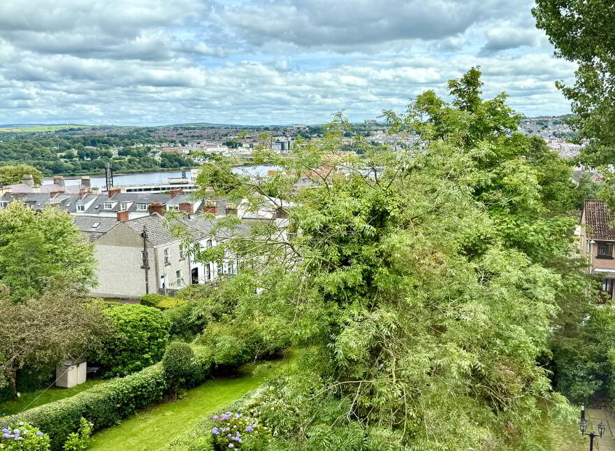 10 Deburgh Terrace, Derry, BT48 7LQ