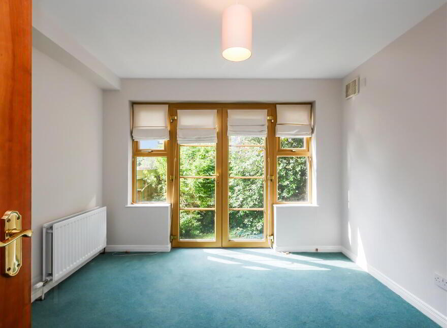 10 Forest Grove, Newtownbreda, Belfast, BT8 6AR