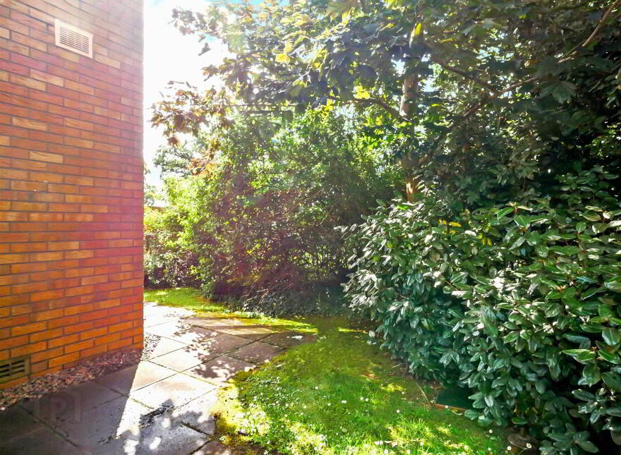 10 Forest Grove, Newtownbreda, Belfast, BT8 6AR
