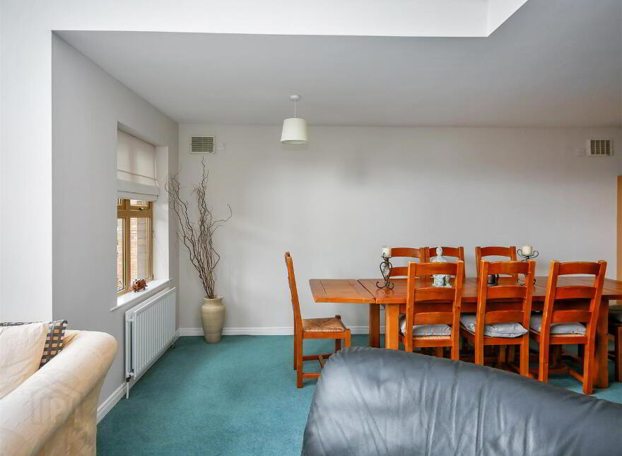 10 Forest Grove, Newtownbreda, Belfast, BT8 6AR