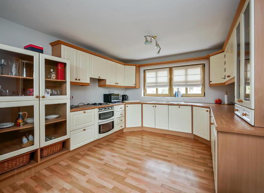10 Forest Grove, Newtownbreda, Belfast, BT8 6AR