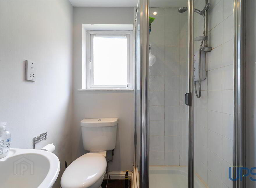 Apt 6, 15 St. Annes Road, Blacks Road, Belfast, BT10 0PQ