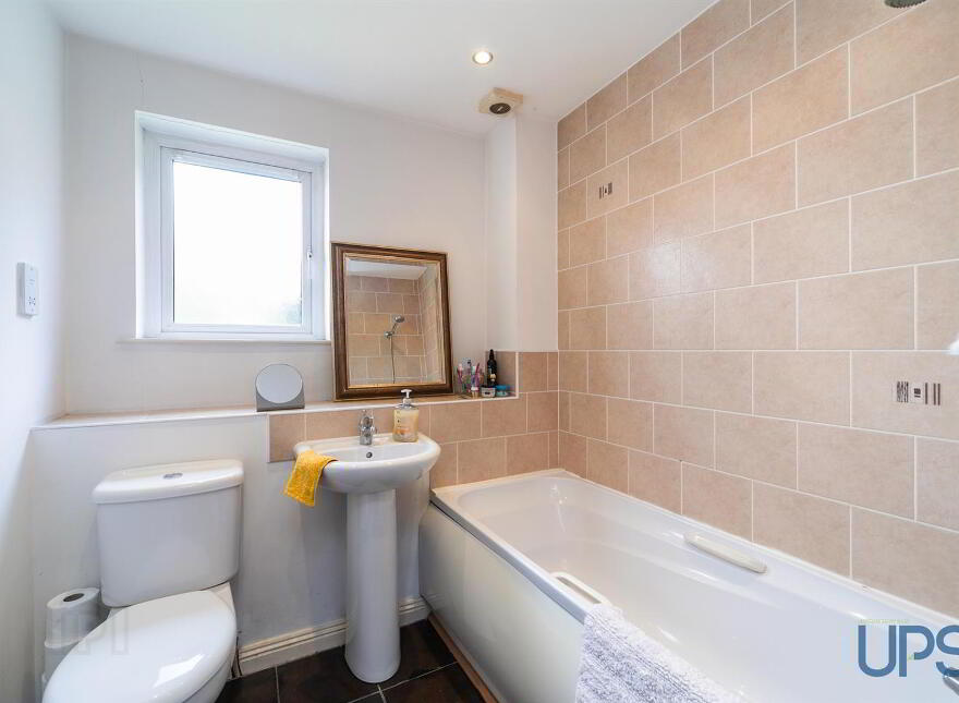 Apt 6, 15 St. Annes Road, Blacks Road, Belfast, BT10 0PQ