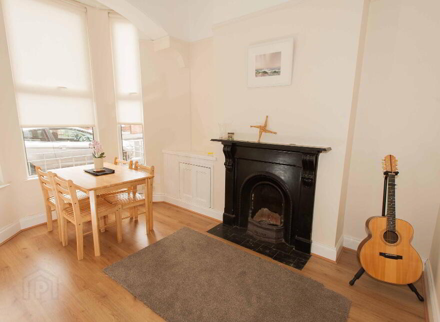 8 Adelaide Avenue, Belfast, BT9 7FY