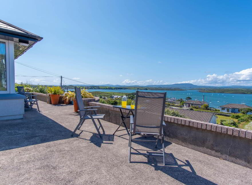 Laguna, Cove Hill, Baltimore, P81K540