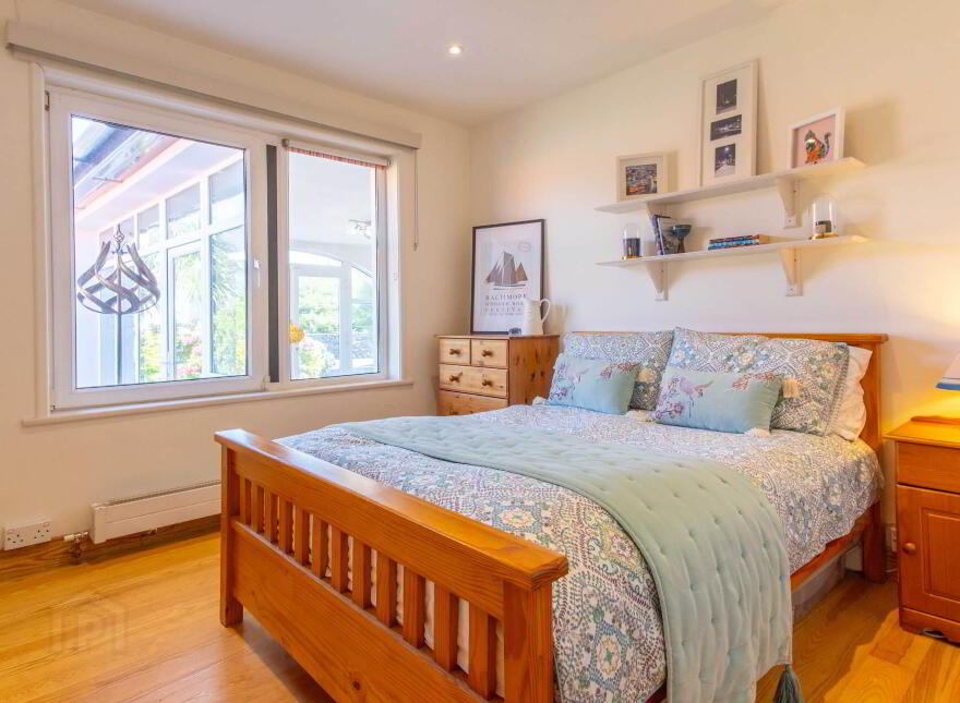 Laguna, Cove Hill, Baltimore, P81K540
