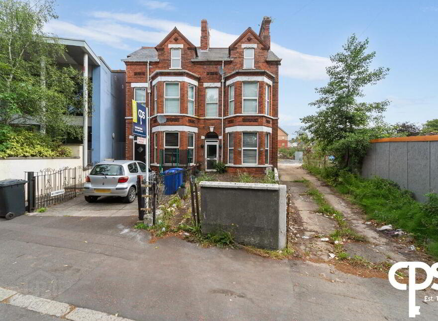 11 Ballygomartin Road, Belfast, BT13 3LA photo