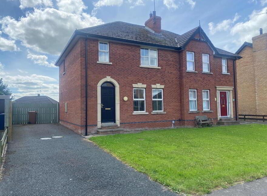 75 Carnreagh, Craigavon, BT64 3AL photo