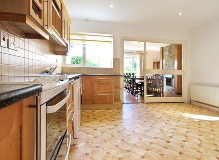 60 Shrewsbury Lawn, Cabinteely, Dublin, D18X3T3