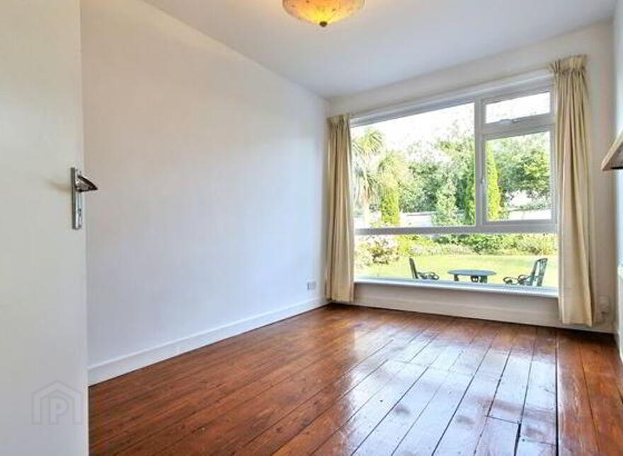 60 Shrewsbury Lawn, Cabinteely, Dublin, D18X3T3
