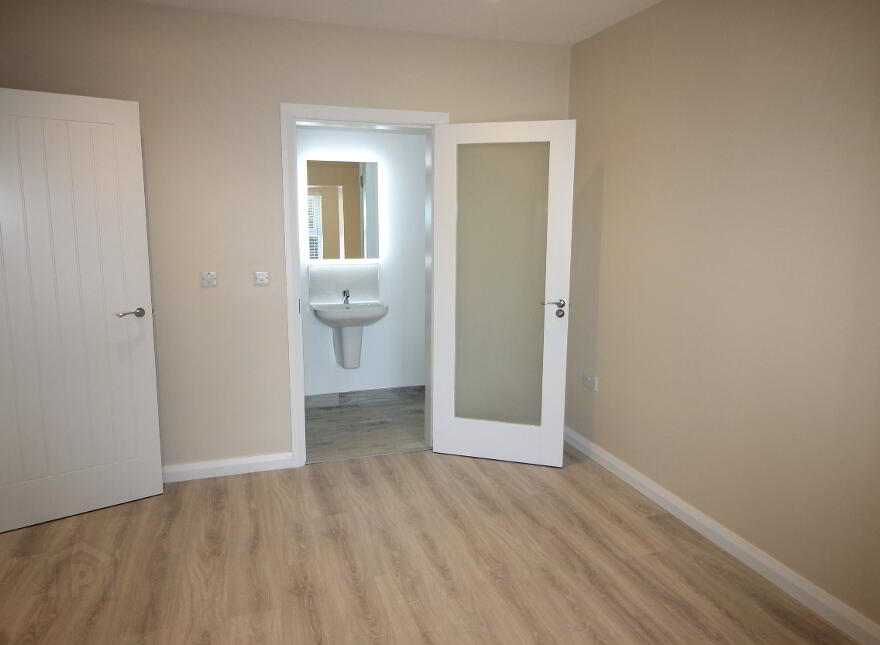 Glen Road, Derry, BT48 0BY