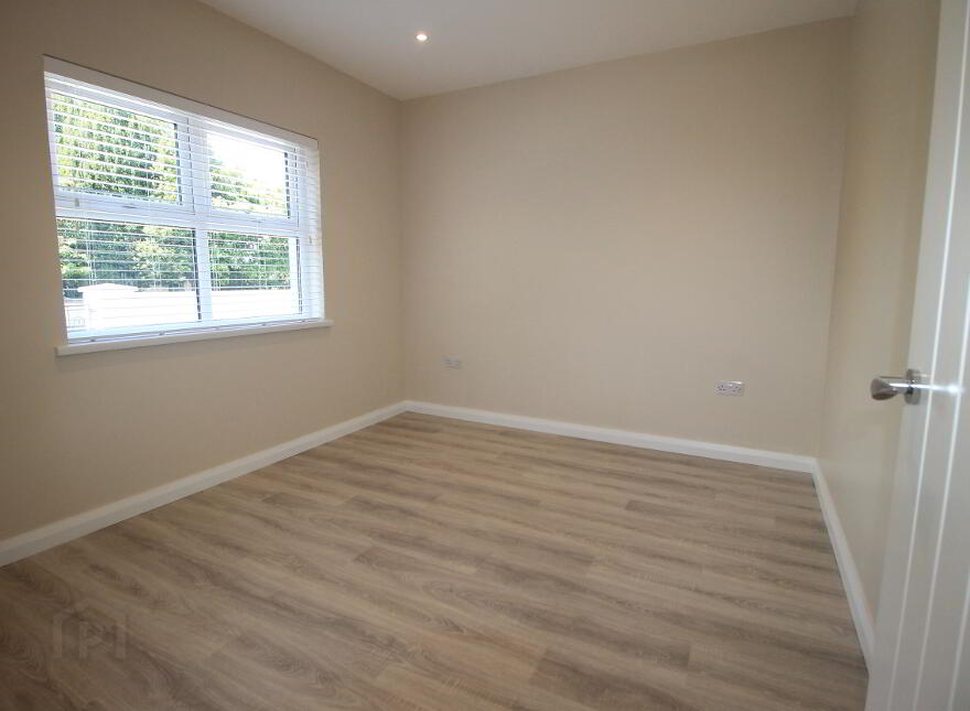 Glen Road, Derry, BT48 0BY
