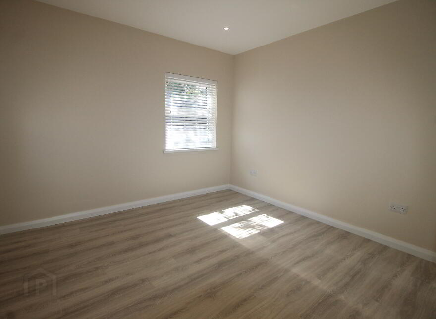 Glen Road, Derry, BT48 0BY