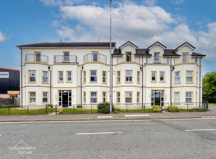 3 Corran Mews, Larne, BT40 1FH photo