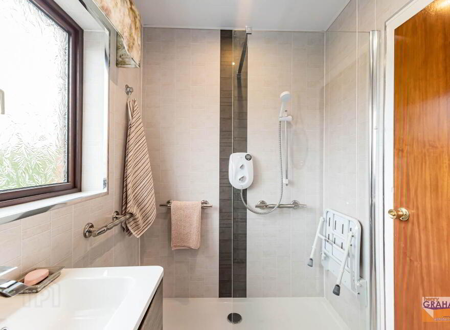 34 Ballinderry Road, Lisburn, BT28 1UG