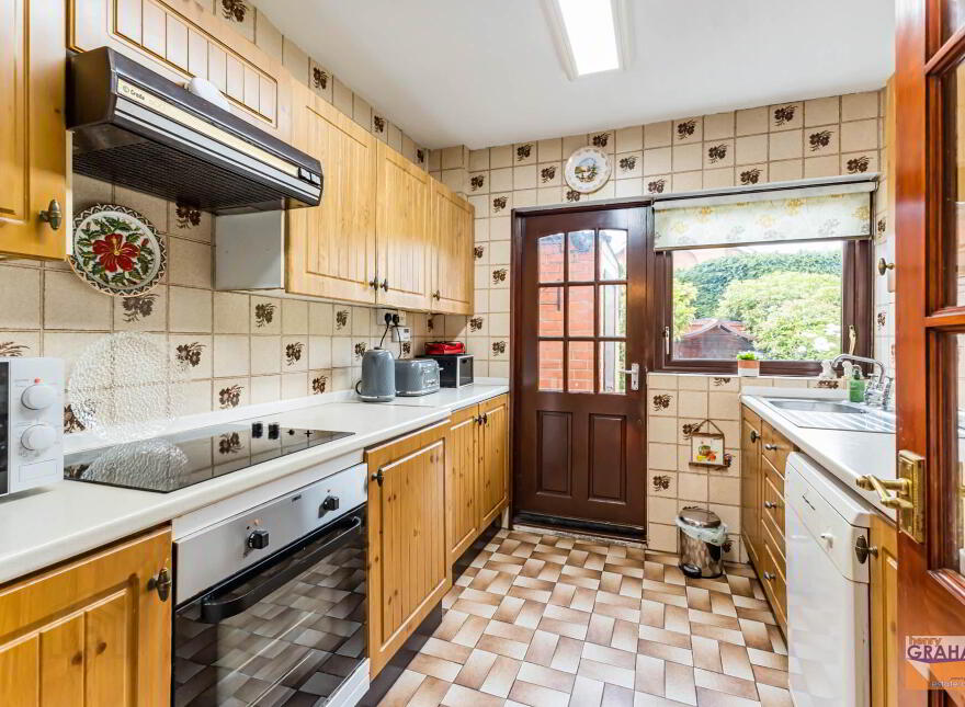 34 Ballinderry Road, Lisburn, BT28 1UG