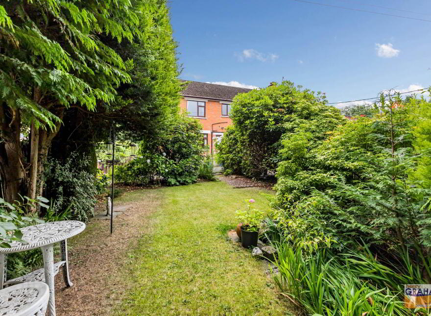 34 Ballinderry Road, Lisburn, BT28 1UG