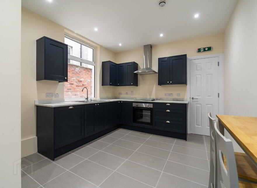 Apt 1, 112 Eglantine Avenue, Belfast, BT9 6EU