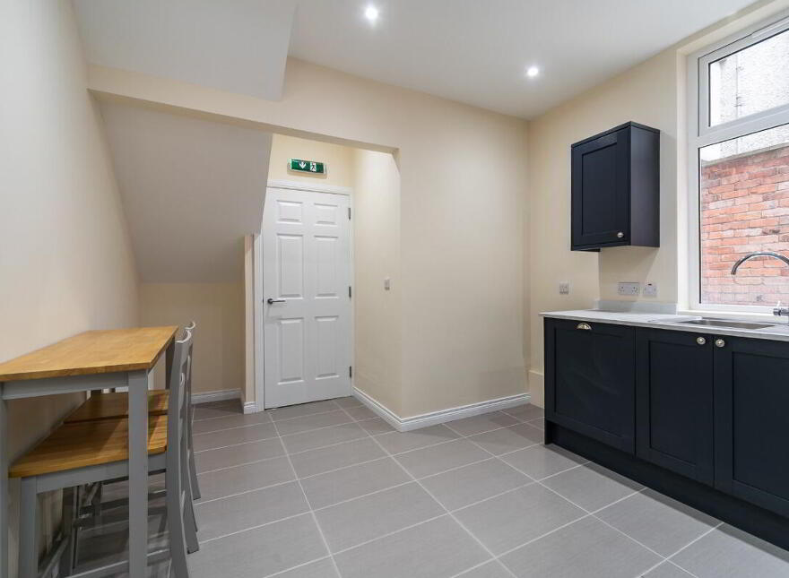 Apt 1, 112 Eglantine Avenue, Belfast, BT9 6EU