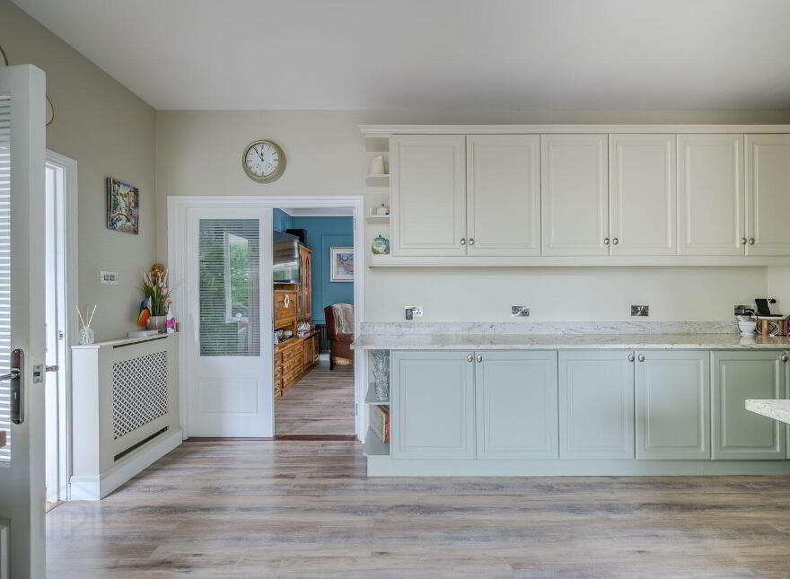 2 Seahill Road, Holywood, BT18 0DA