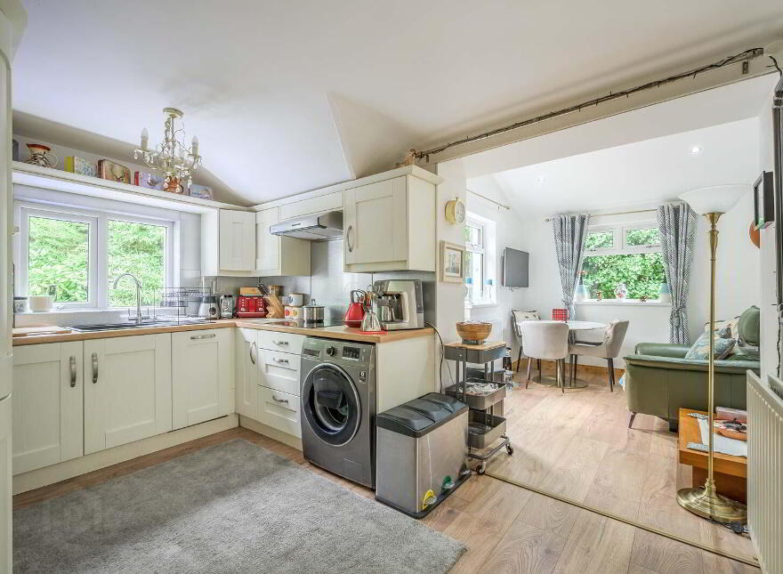 2 Seahill Road, Holywood, BT18 0DA