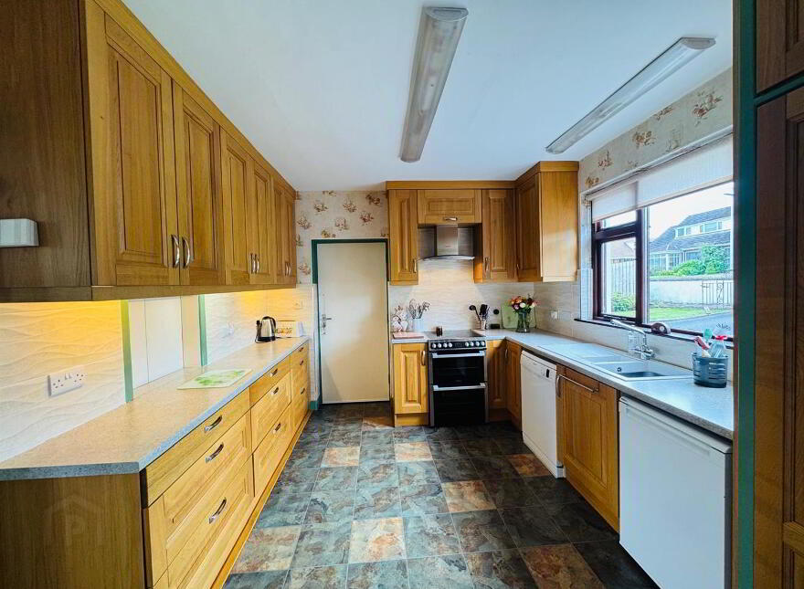 23 Rossbay, Limavady Road, L'Derry, BT47 6JF