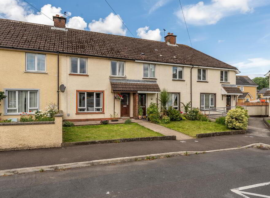 18 Park Crescent, Comber, Newtownards, BT23 5AS photo