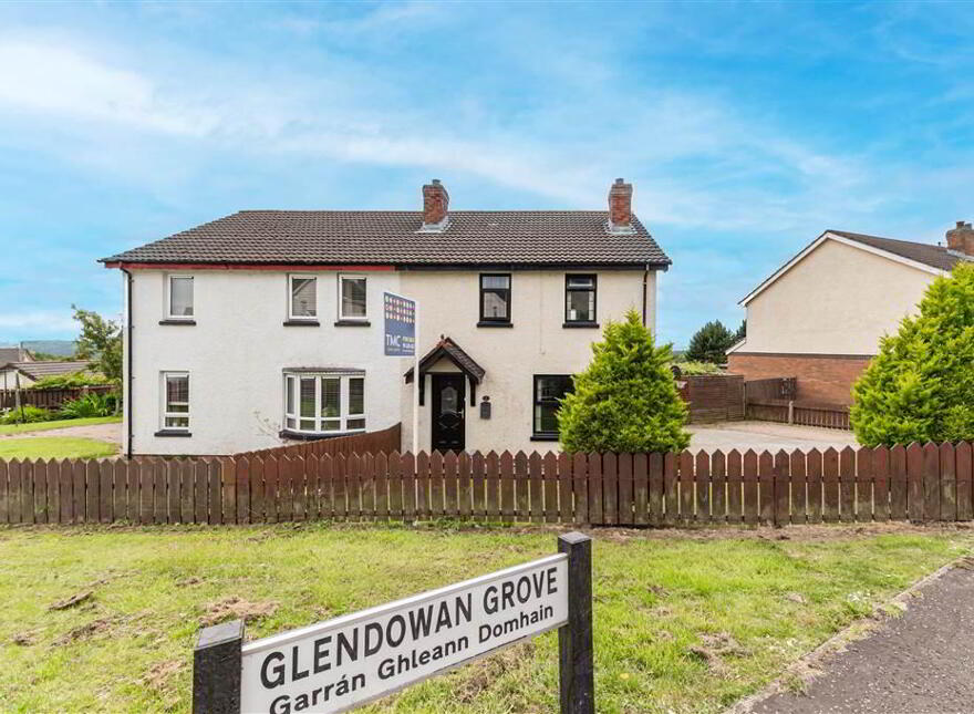 1 Glendowan Grove, Dunmurry, Belfast, BT17 0XE photo