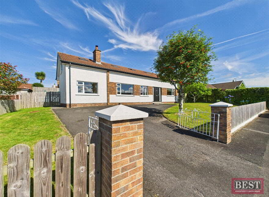 15 Dallan Hill, Warrenpoint, Newry, BT34 3SH photo