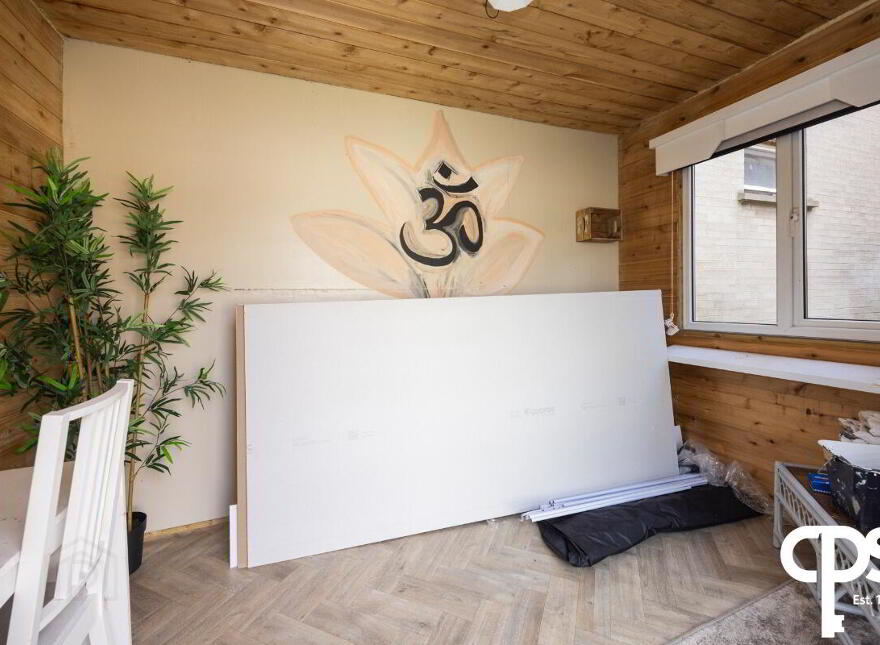 520 Falls Road, Belfast, BT12 6EP