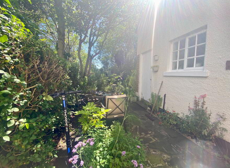 14 Belfast Road, Carrickfergus, BT38 8BU