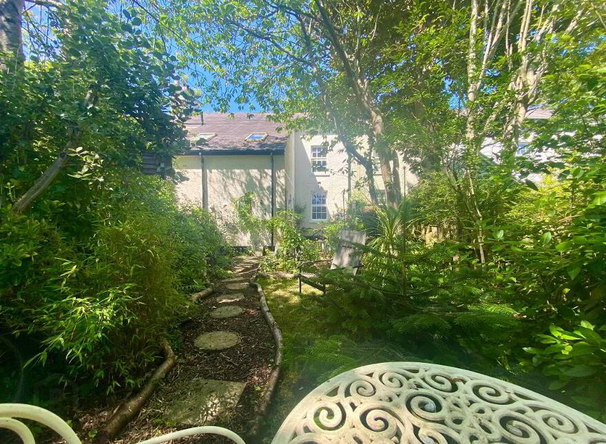 14 Belfast Road, Carrickfergus, BT38 8BU