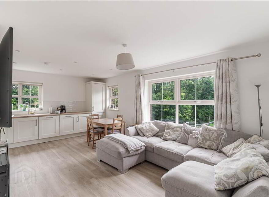 109 Upper Dunmurry Lane, Dunmurry, Belfast, BT17 0EP