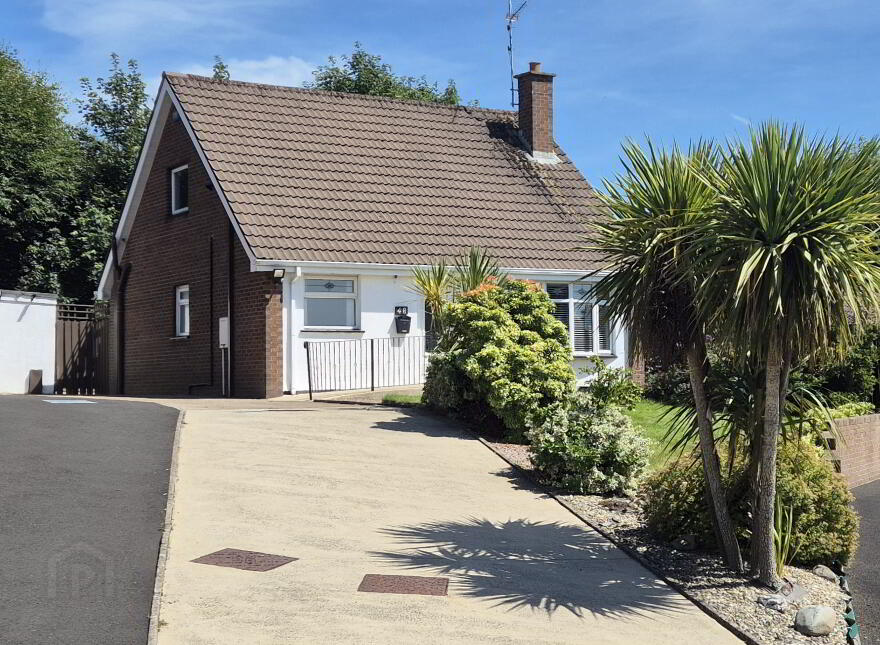 48 Ardnashee, Derry, BT48 7QG photo