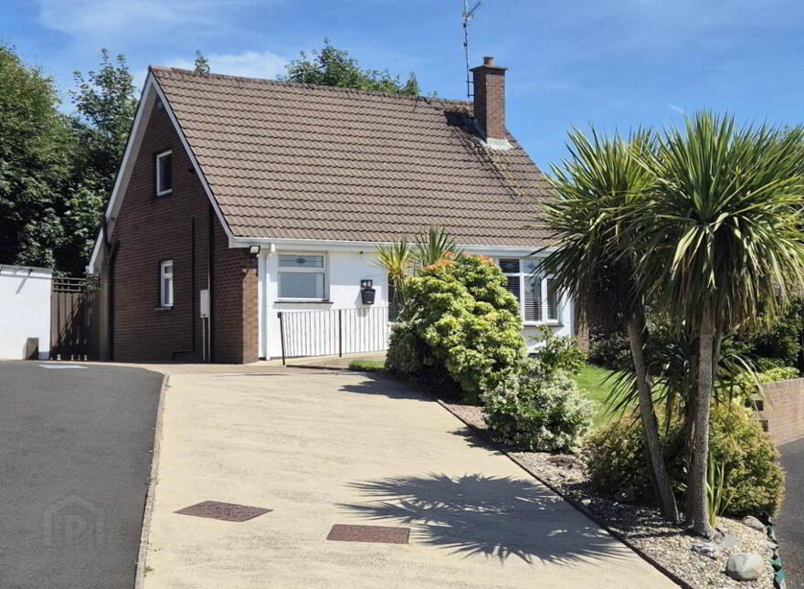 48 Ardnashee, Derry, BT48 7QG photo