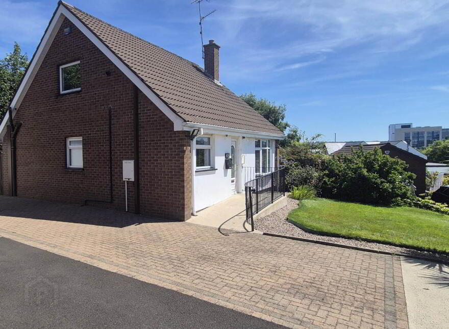 48 Ardnashee, Derry, BT48 7QG