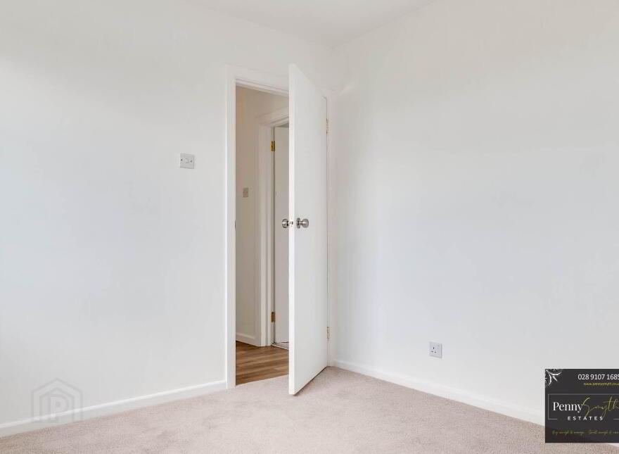 6 Hillside Park, Bangor, BT19 6TU