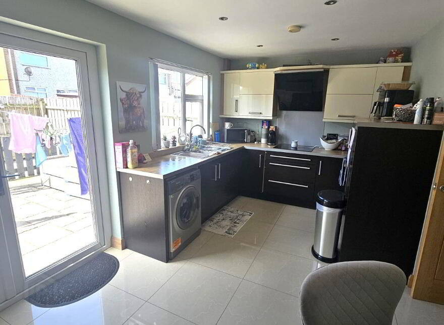 77 Sperrin Park, Nelson Drive, Waterside, L'Derry, BT47 6NG